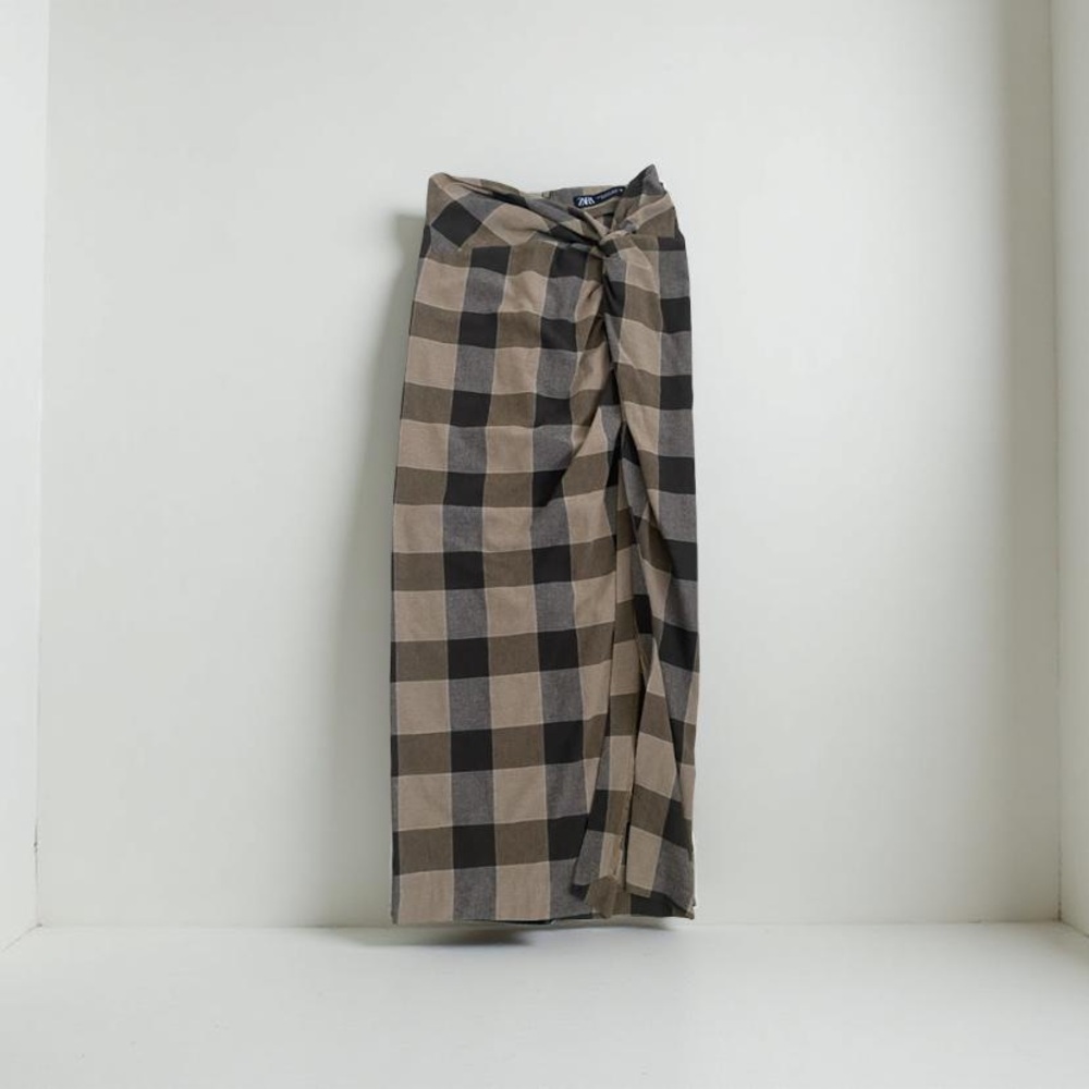 Zara Checkered Brown long skirt